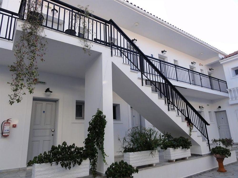 Hotel Athina Karavomylos Exterior foto